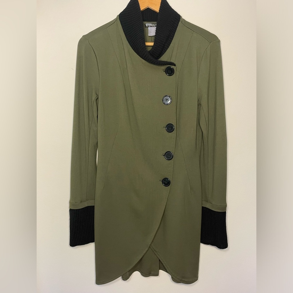 Venus Knit Asymmetrical Big Button-Front Jacket Top Olive Womens Sz 4 Equestrian